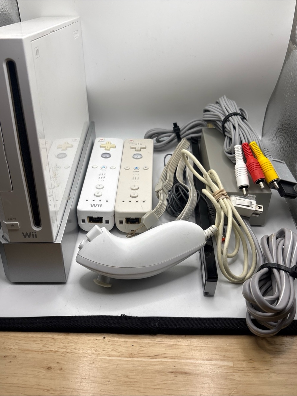 Nintendo White Wii Console Bundle with Remotes, Nunchuk & Cables